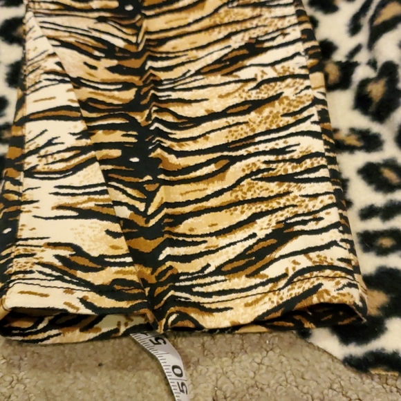 Guess Tiger Print Jeans Size 26 - Picture 2 of 6